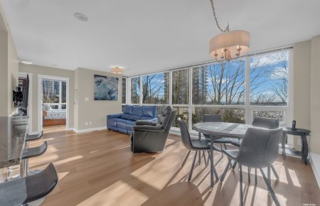 Coquitlam condo sells 0,000 below 2023 purchase price