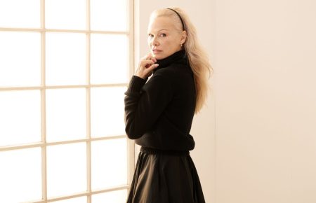 Pamela Anderson Makes Her Bathroom The Coziest Space
