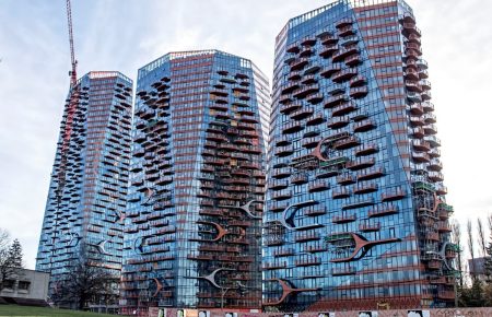 Sen̓áḵw’s Fast Lease-Up Signals What Large-Scale Land Development Can Deliver
