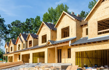 Canada’s housing starts extend slide as builders pull back