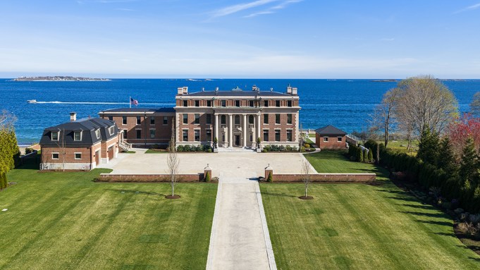 Waterfront Georgian Revival estate on Massachusetts' North Shore