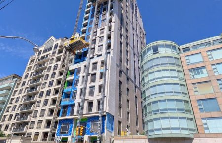89 Avenue Yorkville’s Limestone Facade Takes Shape Along Avenue Road
