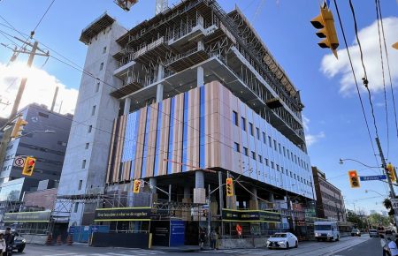Toronto Western Hospital Patient Care Tower Growing on Bathurst