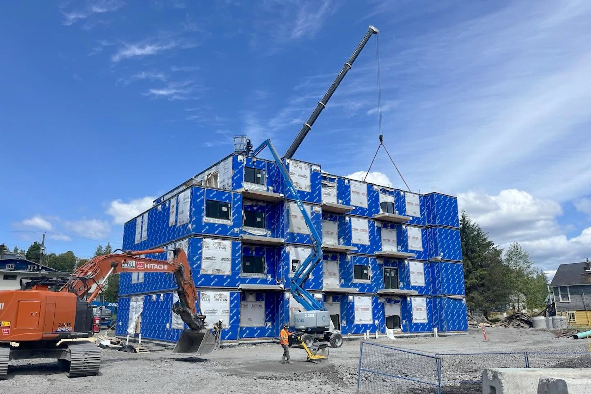 Modular construction assembly of the Estrella rental housing building in Prince Rupert, BC