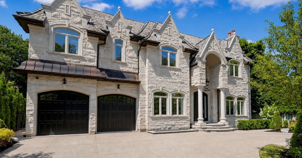 Luxury North York home that sold at a loss compared to its 2019 price