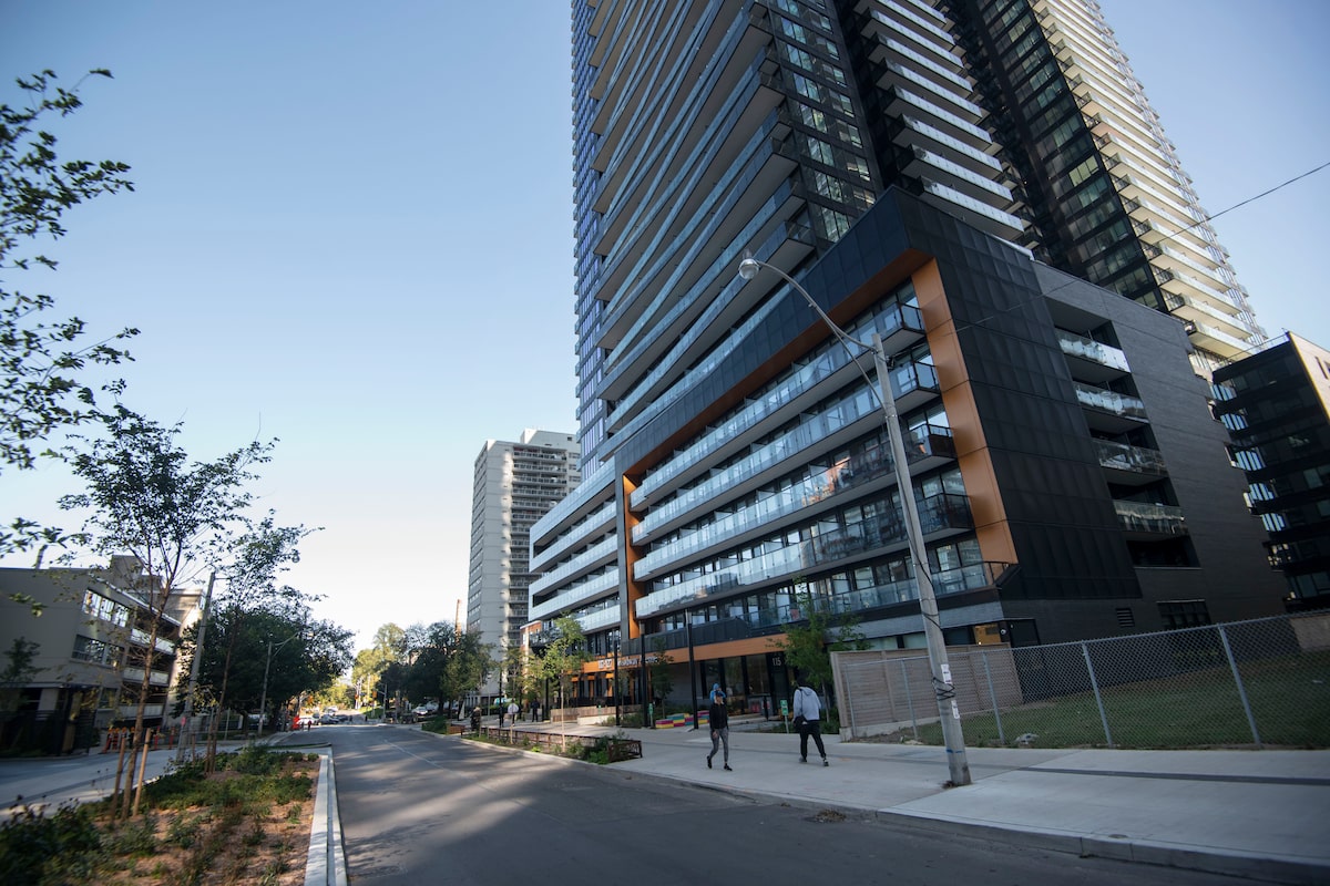 Line 5 condo tower in midtown Toronto where a bulk unit purchase took place