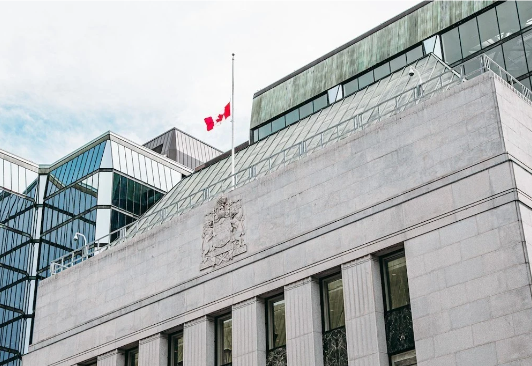 Bank of Canada monetary policy and interest rate trends affecting real estate investment