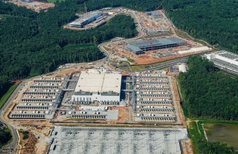 Data Centers Enter the Real Estate Portfolio: What Investors Need to Price In