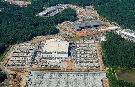 Data Centers Enter the Real Estate Portfolio: What Investors Need to Price In