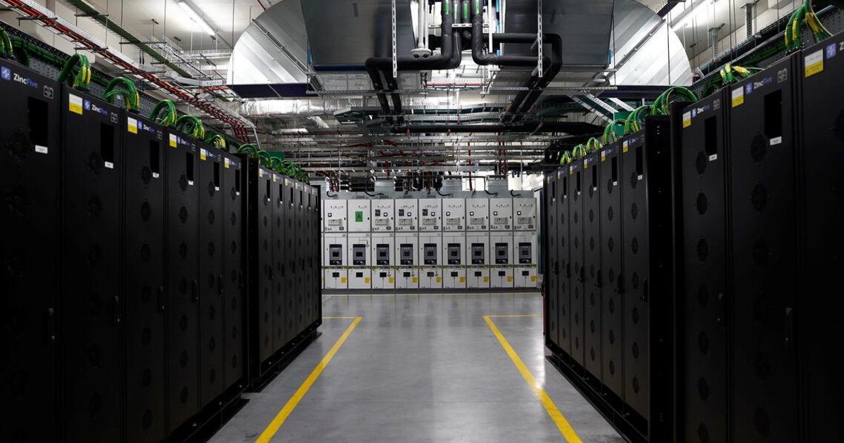 AI’s Hidden Real Estate Play: Why Warehouses Near Data Centres Are the Next Opportunity AI’s Hidden Real Estate Play: Why Warehouses Near Data Centres Are the Next Opportunity